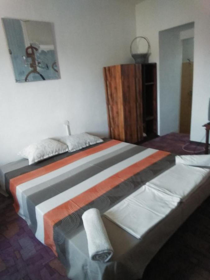 Guest House Viola Езерец Екстериор снимка