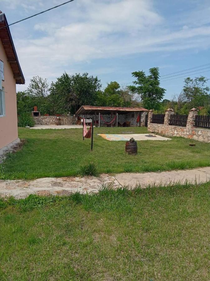 Guest House Viola Езерец Екстериор снимка