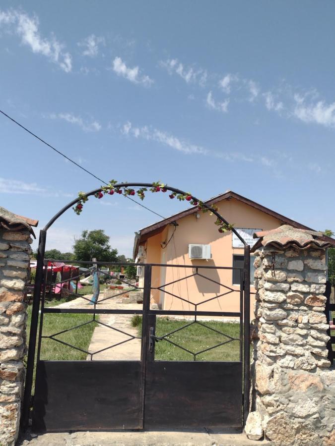 Guest House Viola Езерец Екстериор снимка