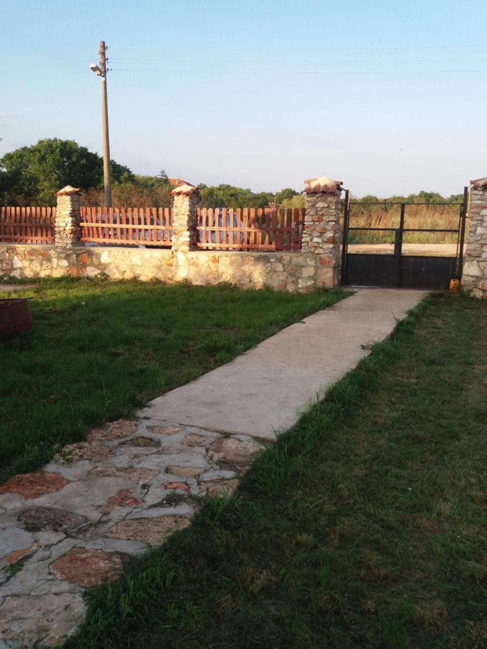 Guest House Viola Езерец Екстериор снимка